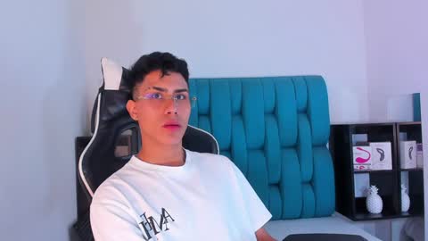 Snapshot of alannaughty_ chatting on February 2025 04:25:02 AM alannaughty_ online show from February 2025 04:25:02 AM