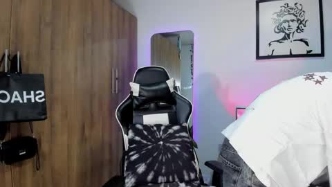 Snapshot of alannaughty_ chatting on February 2026 02:21:02 AM alannaughty_ online show from February 2026 02:21:02 AM