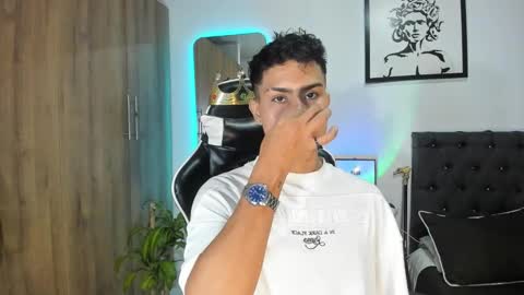 Snapshot of alannaughty_ chatting on February 2026 10:01:01 AM alannaughty_ online show from February 2026 10:01:01 AM