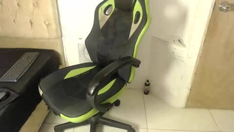 alantrickz365 online show from September 2025 10:27:01 AM