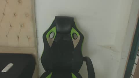 alantrickz365 online show from September 2025 01:50:01 AM