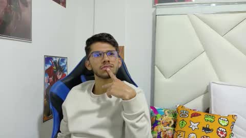 alanvilla_lobo online show from October 2025 12:58:01 PM