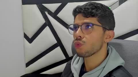 alanvilla_lobo online show from October 2025 07:14:02 PM