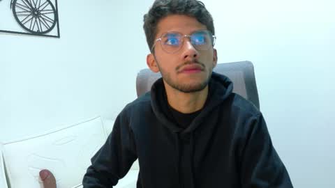 alanvilla_lobo online show from October 2025 12:28:02 PM