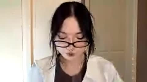 Im Katrina online show from November 2025 05:01:02 PM