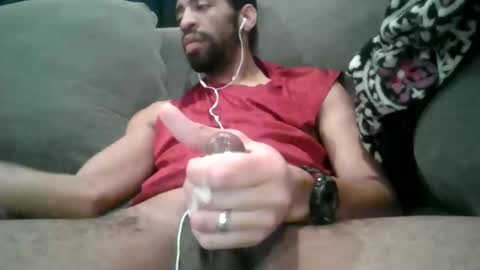 Snapshot of albundy00shoe chatting on January 2026 03:28:02 PM albundy00shoe online show from January 2026 03:28:02 PM