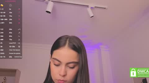 Alejandra online show from October 2025 11:52:02 AM