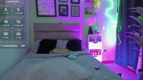 Snapshot of alejaaqueen_ chatting on September 2025 12:10:02 AM Aleja Queen online show from September 2025 12:10:02 AM