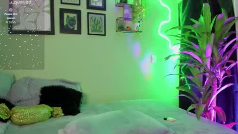 Snapshot of alejaaqueen_ chatting on October 2025 11:38:01 PM Aleja Queen online show from October 2025 11:38:01 PM