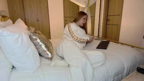 ALEJADOLLTS online show from April 2026 02:47:01 AM