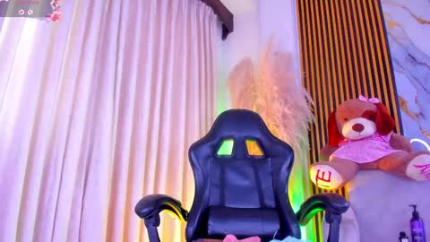 Snapshot of alejagarcia_ chatting on May 2026 09:56:02 PM CUTE ALEJA online show from May 2026 09:56:02 PM