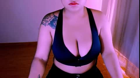 Alejandra  online show from October 2025 05:52:02 PM