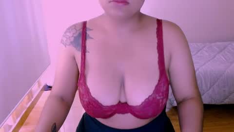 Alejandra  online show from April 2026 04:01:01 PM