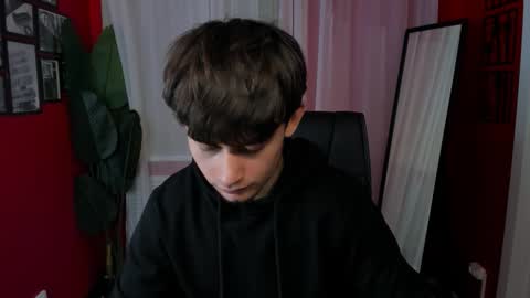 Alejandro online show from November 2025 08:41:01 PM