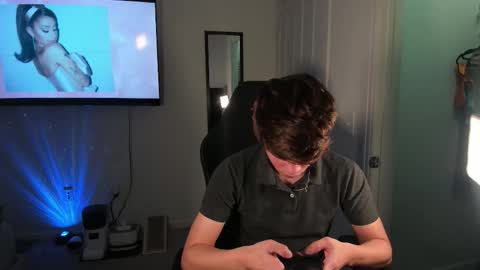 Snapshot of alejandroalvarez1613 chatting on November 2025 08:08:01 PM Alex online show from November 2025 08:08:01 PM