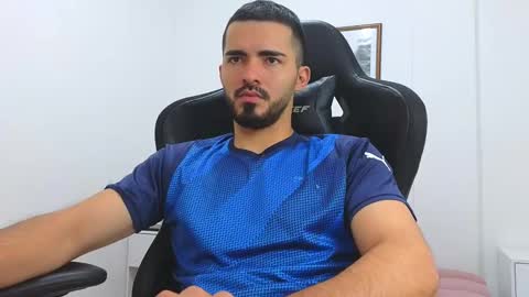 alejandroo_7 online show from March 2025 08:21:01 PM