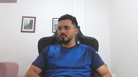 alejandroo_7 online show from November 2025 07:13:01 PM