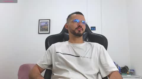 alejandroo_7 online show from January 2026 04:11:01 PM