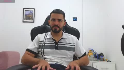 alejandroo_7 online show from June 2026 01:27:01 AM