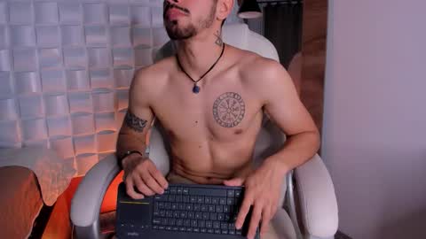 Alejo  online show from November 2025 08:42:01 PM