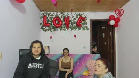 Snapshot of alejita_smithh chatting on March 2025 12:19:02 PM zoe and Kataleya online show from March 2025 12:19:02 PM