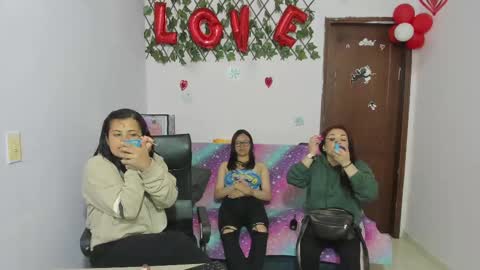 Snapshot of alejita_smithh chatting on March 2025 12:12:01 PM zoe and Kataleya online show from March 2025 12:12:01 PM