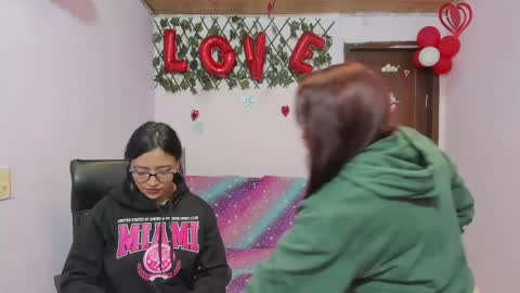 Snapshot of alejita_smithh chatting on March 2025 03:18:01 PM zoe and Kataleya online show from March 2025 03:18:01 PM