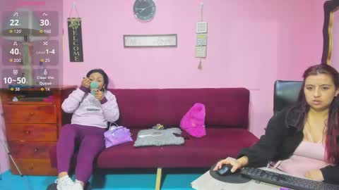 Snapshot of alejita_smithh chatting on October 2025 12:44:02 AM zoe and Kataleya online show from October 2025 12:44:02 AM