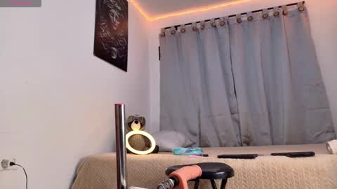 alejo_cute online show from September 2025 06:33:01 PM