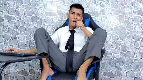 alejo peverell online show from March 2026 06:09:01 AM