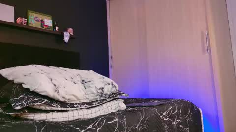 Snapshot of alejo_wolf chatting on October 2025 11:07:01 PM Alejo online show from October 2025 11:07:01 PM