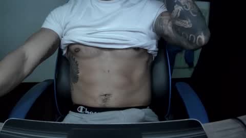 alejoduarte16 online show from December 2025 06:49:01 PM