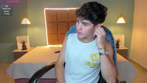 ALejoo Saenz online show from November 2025 03:29:02 AM