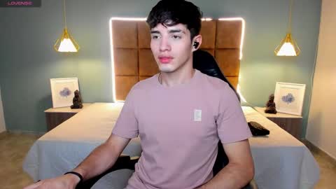 ALejoo Saenz online show from March 2026 01:23:02 AM