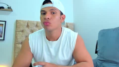 Snapshot of alejostrong chatting on September 2025 02:46:01 AM alejostrong online show from September 2025 02:46:01 AM