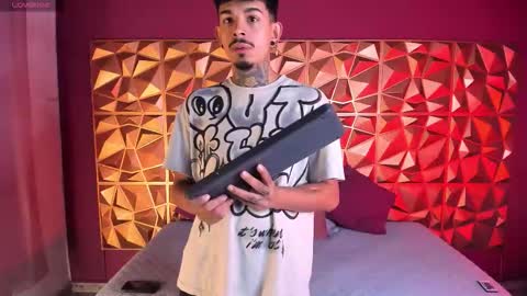 aleking13 online show from October 2025 12:36:02 PM