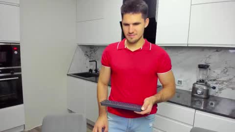 aleks_brown online show from October 2025 04:30:02 PM