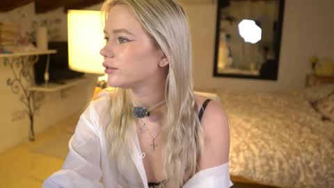 Lexi online show from November 2025 04:23:02 AM