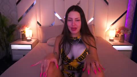 aleksaloree online show from June 2026 12:32:02 AM
