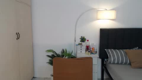 Snapshot of alenajones chatting on December 2024 07:39:02 AM alenajones online show from December 2024 07:39:02 AM