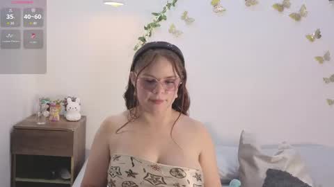 Snapshot of alesia_rose chatting on May 2026 08:07:01 PM Ambar online show from May 2026 08:07:01 PM