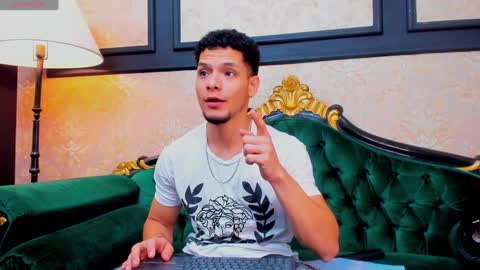 Snapshot of aless_king chatting on January 2025 12:22:02 PM Alessandro King online show from January 2025 12:22:02 PM