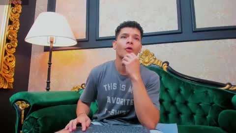 Snapshot of aless_king chatting on March 2025 11:49:02 AM Alessandro King online show from March 2025 11:49:02 AM