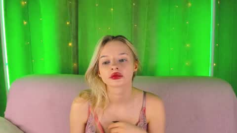 alessakiss online show from April 2026 02:04:01 AM