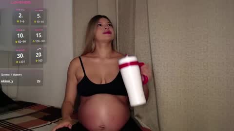 Snapshot of alessandrabloom chatting on May 2026 08:00:01 AM Alessandra Bloom online show from May 2026 08:00:01 AM