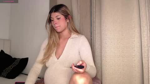 Snapshot of alessandrabloom chatting on May 2026 09:15:02 AM Alessandra Bloom online show from May 2026 09:15:02 AM