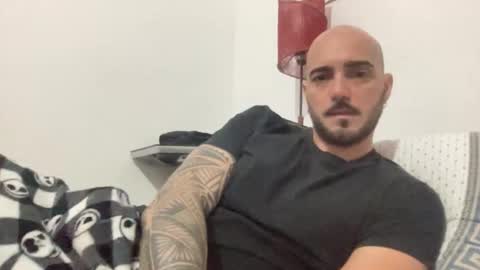 alessandromori91 online show from December 2025 11:42:02 PM