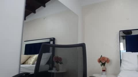 Snapshot of alessia_beth chatting on January 2025 12:31:01 PM ALESSIA online show from January 2025 12:31:01 PM