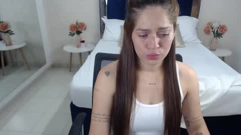 Snapshot of alessia_beth chatting on January 2025 07:04:02 PM ALESSIA online show from January 2025 07:04:02 PM