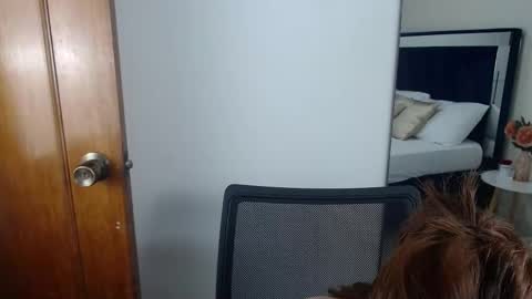 Snapshot of alessia_beth chatting on February 2025 09:39:02 PM ALESSIA online show from February 2025 09:39:02 PM